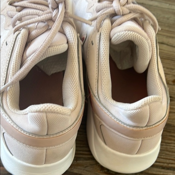 Nike  Sneakers size 8.5 - Picture 4 of 9